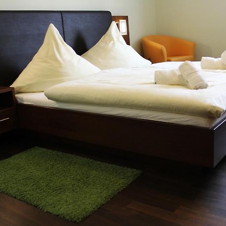 Hotel Brantl Roding Bagian luar foto