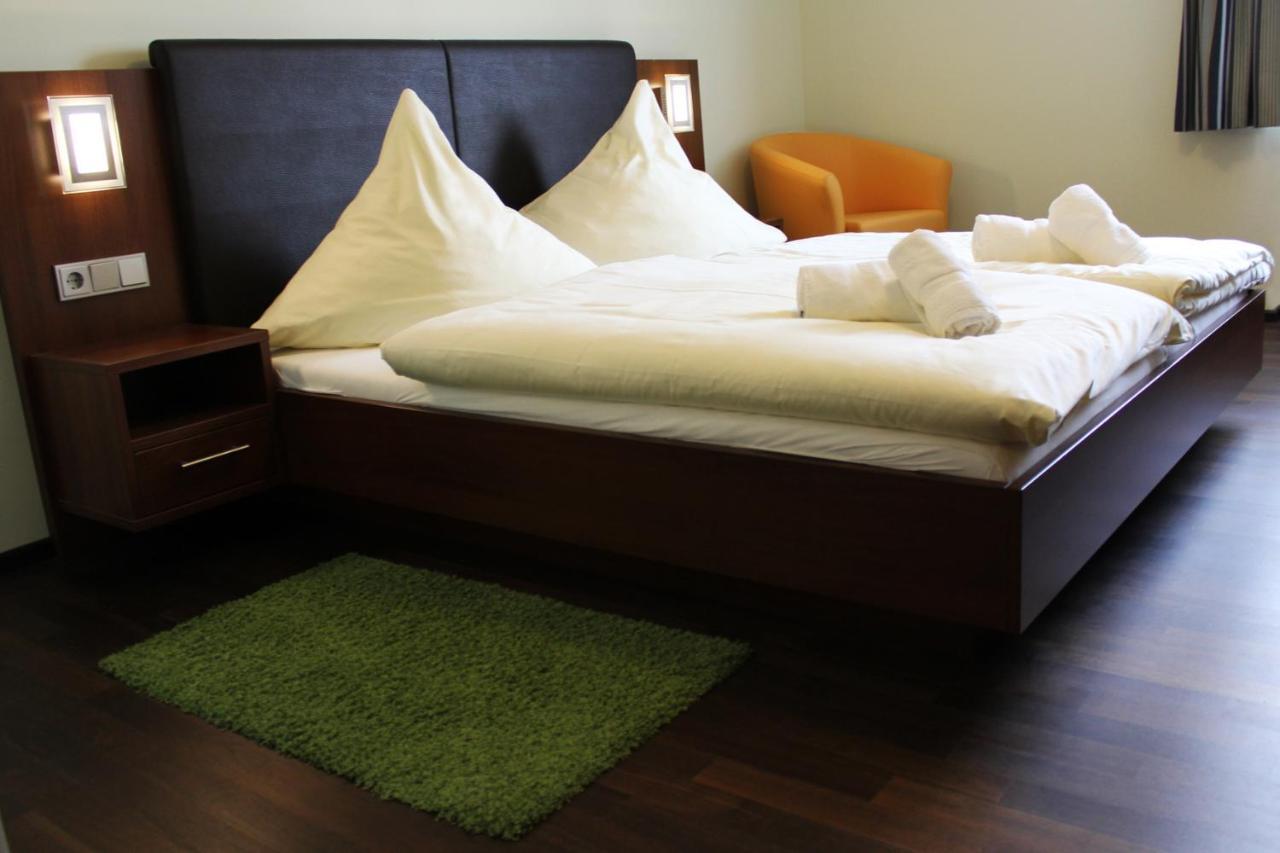 Hotel Brantl Roding Bagian luar foto