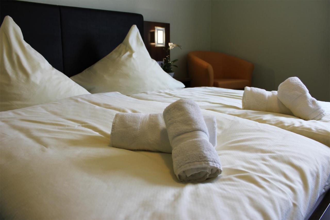 Hotel Brantl Roding Bagian luar foto