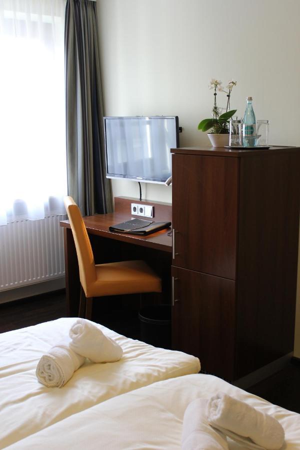 Hotel Brantl Roding Bagian luar foto